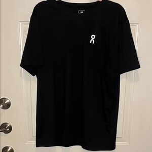 On cloud -Running Men's Black Tee